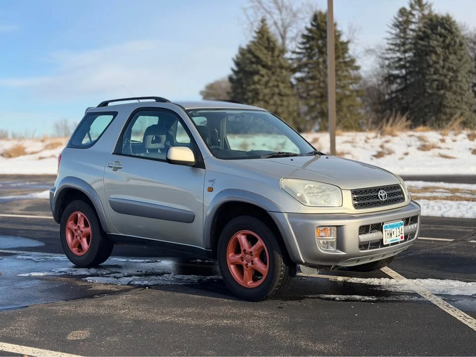 2000 Toyota RAV4 1st Gen - Image 9 of 18