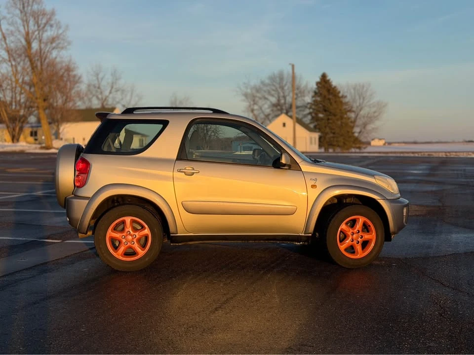 2000 Toyota RAV4 1st Gen - Image 2 of 18