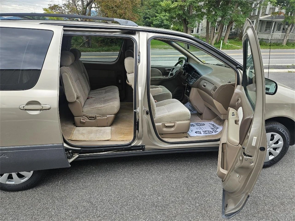 2000 Toyota Sienna 1st Gen - Image 7 of 11