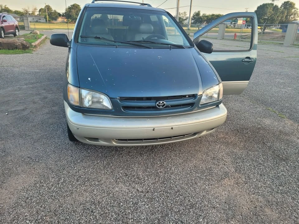 2000 Toyota Sienna 1st Gen - Image 4 of 6
