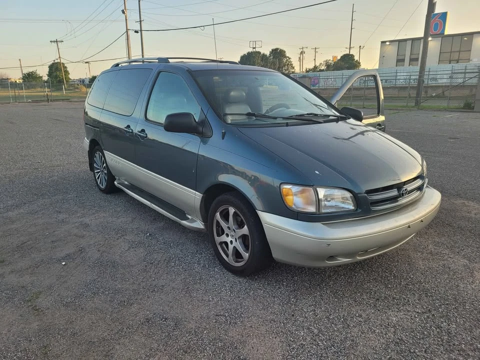 2000 Toyota Sienna 1st Gen - Image 5 of 6