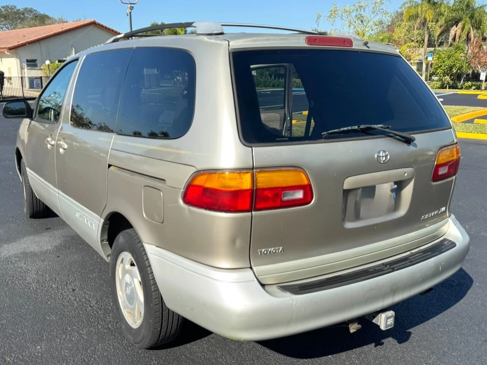 2000 Toyota Sienna 1st Gen - Image 10 of 10