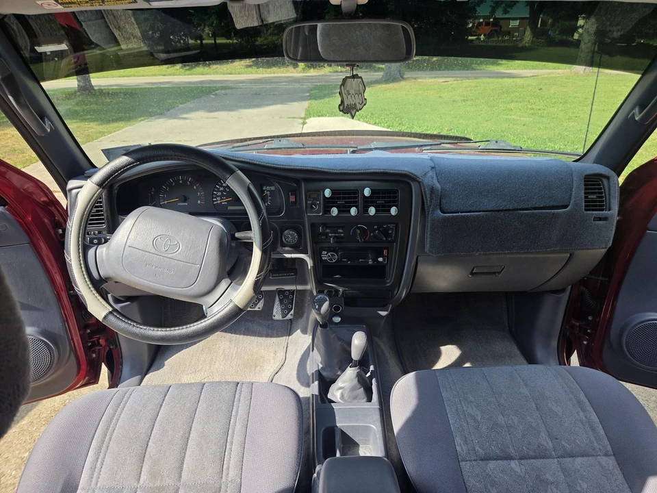 2000 Toyota Tacoma 1st Gen - Image 28 of 31