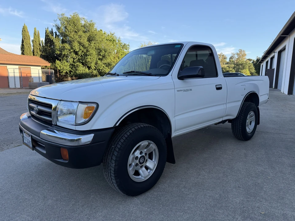 2000 Toyota Tacoma 1st Gen - Image 2 of 31
