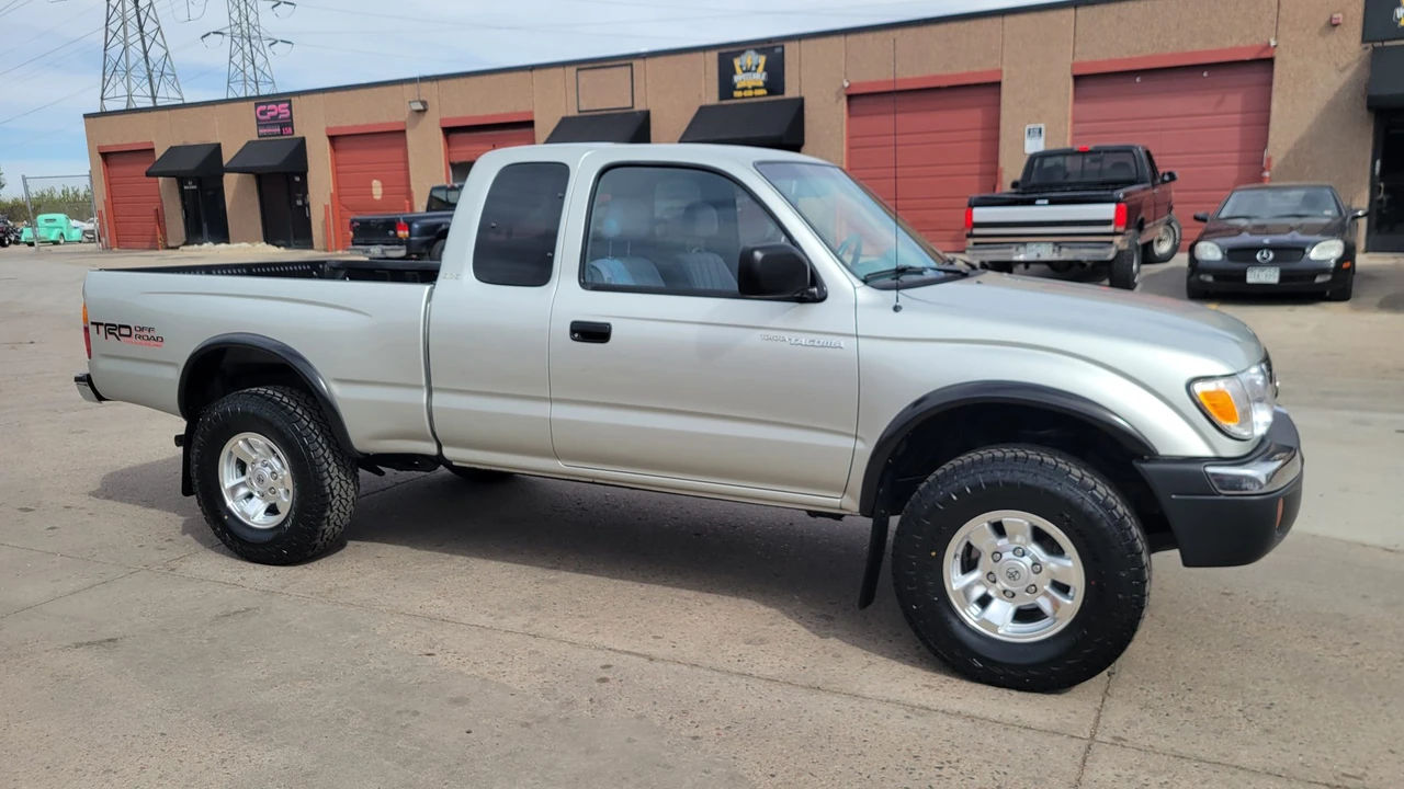 2000 Toyota Tacoma 1st Gen - Image 9 of 31