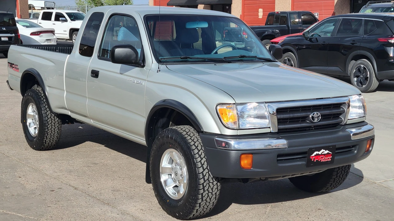 2000 Toyota Tacoma 1st Gen - Image 15 of 31