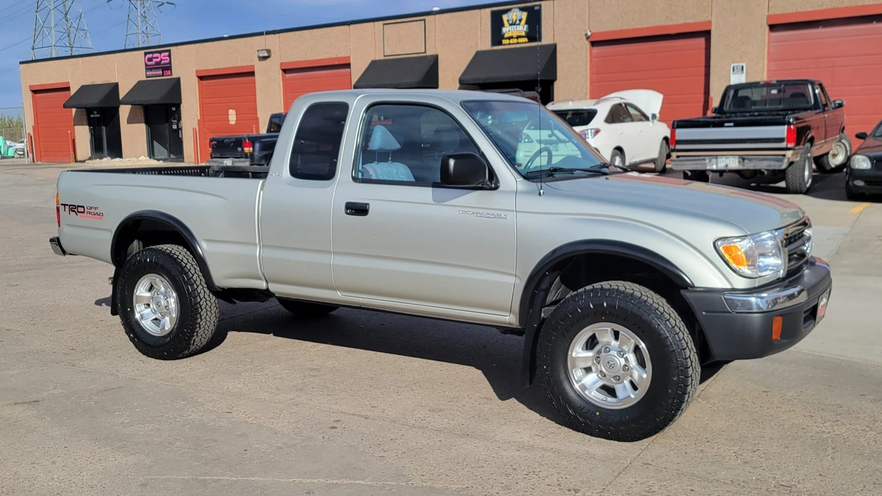 2000 Toyota Tacoma 1st Gen - Image 10 of 31