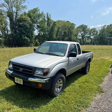2000 Toyota Tacoma TRD Off-Road Pickup 4D 6 ft