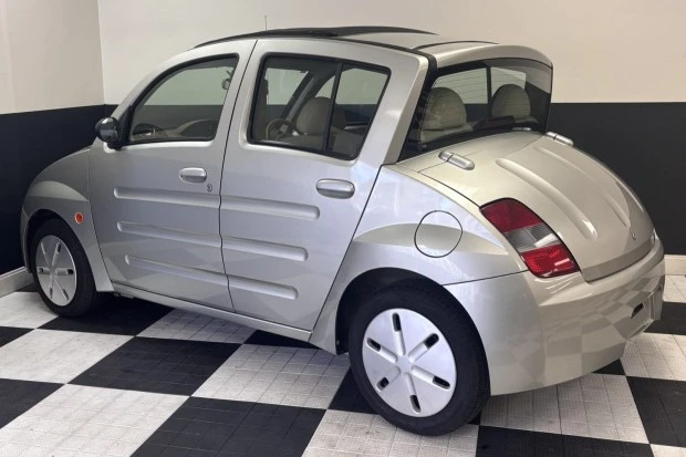 2000 Toyota - Image 2 of 7