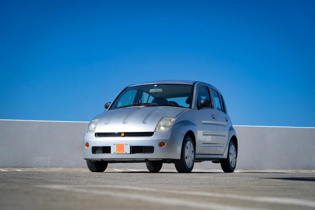2000 Toyota - Image 3 of 31