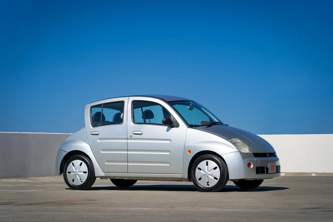 2000 Toyota - Image 9 of 31