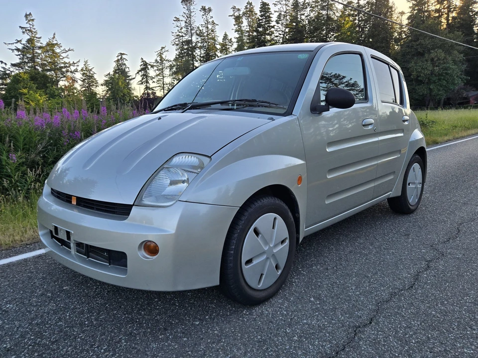 2000 Toyota - Image 3 of 31