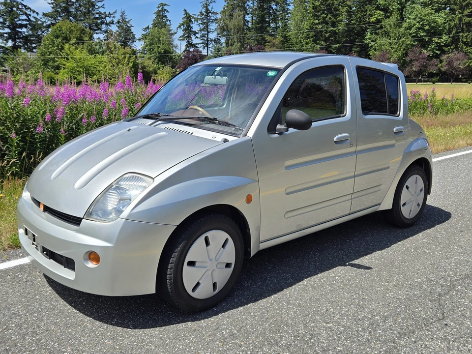 2000 Toyota - Image 2 of 31