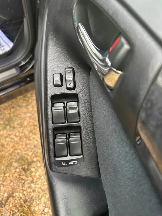 2000 Toyota Aristo - Image 13 of 20