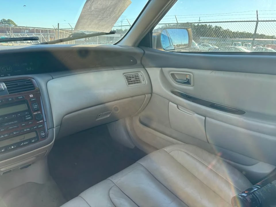 2000 Toyota Avalon 2nd Gen - Image 18 of 20