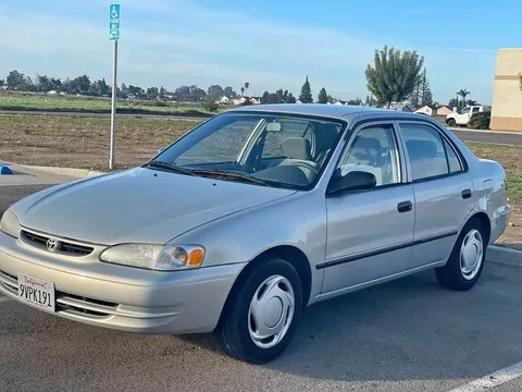 2000 Toyota Corolla
