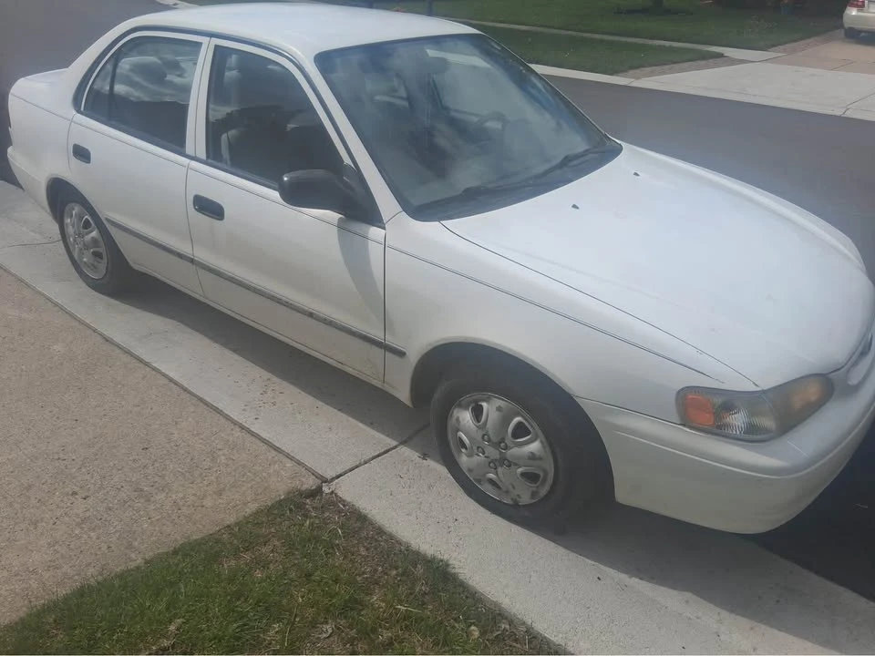 2000 Toyota Corolla 8th Gen - Image 2 of 12