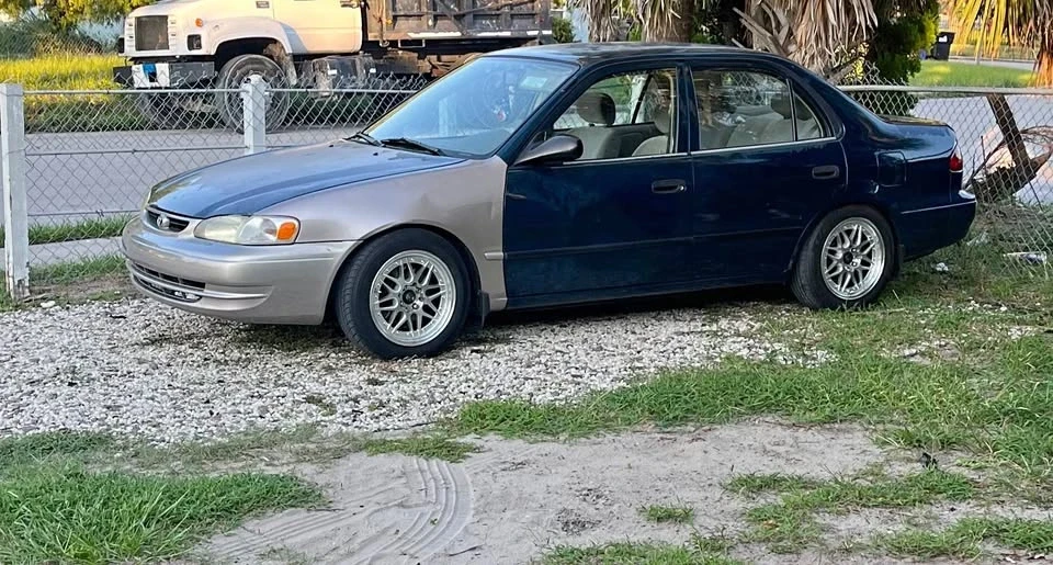2000 Toyota Corolla 8th Gen - Image 1 of 3