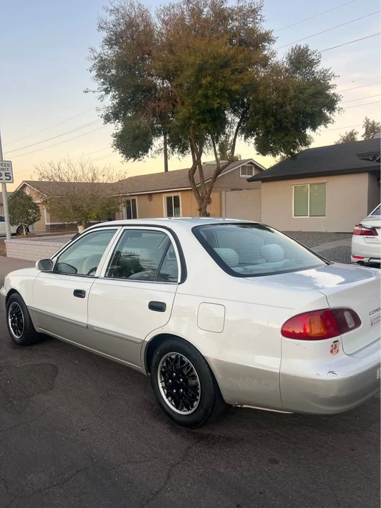 2000 Toyota Corolla 8th Gen - Image 2 of 13