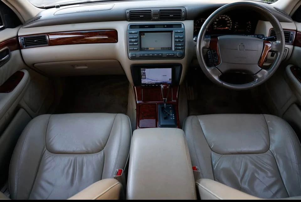 2000 Toyota Crown 11th Gen - Image 2 of 2