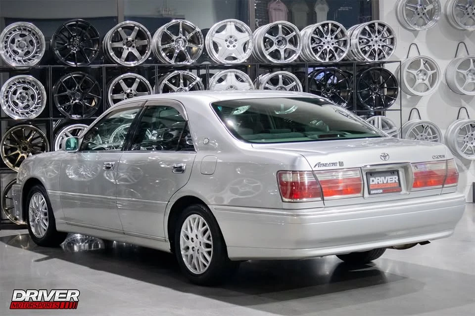 2000 Toyota Crown 11th Gen - Image 2 of 20