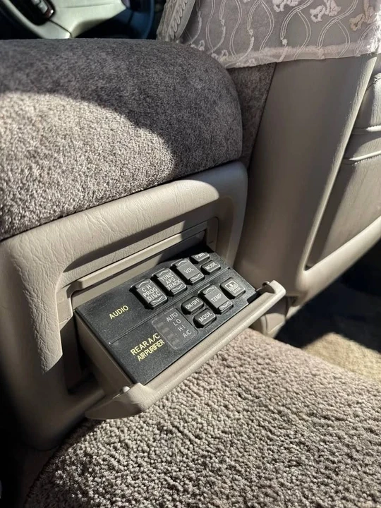 2000 Toyota Crown 11th Gen - Image 15 of 16