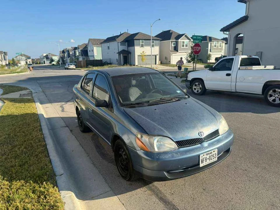 2000 Toyota Echo - Image 2 of 10