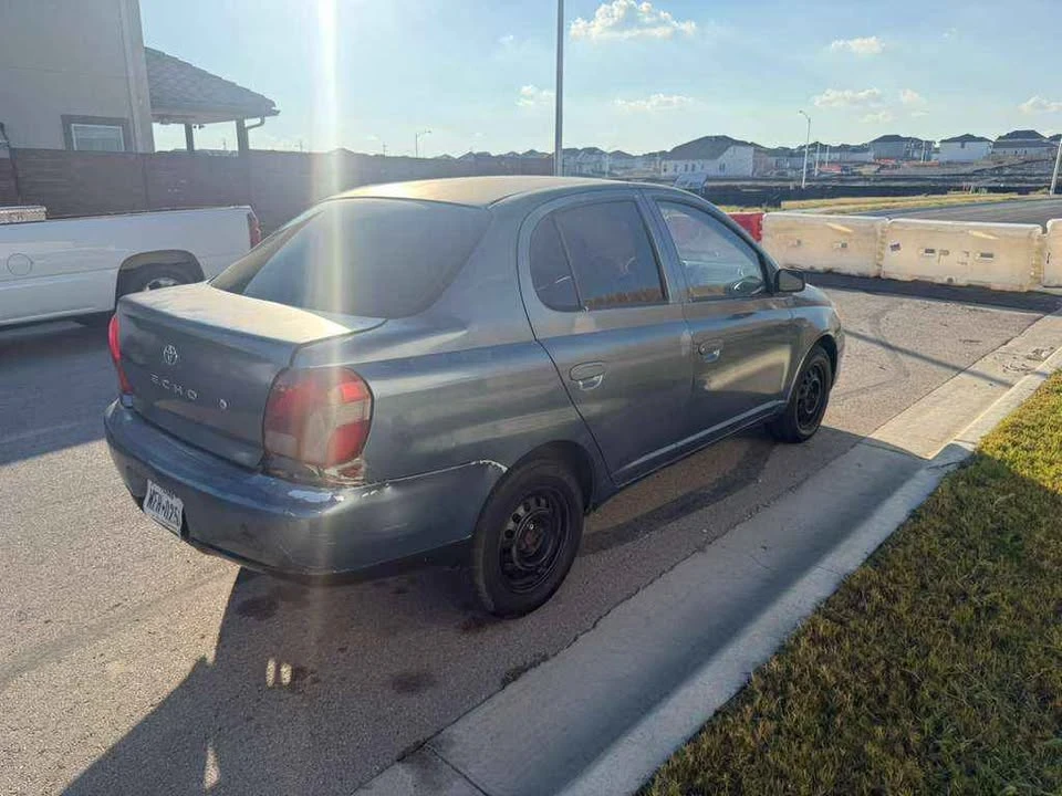 2000 Toyota Echo - Image 9 of 10