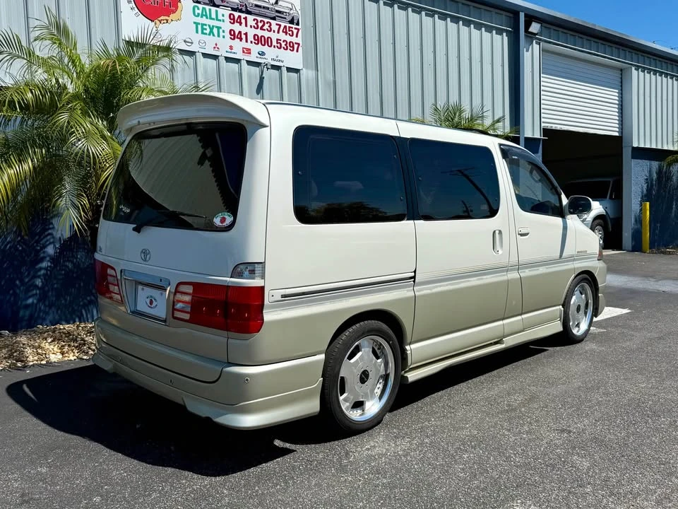 2000 Toyota Granvia 4th Gen - Image 7 of 19