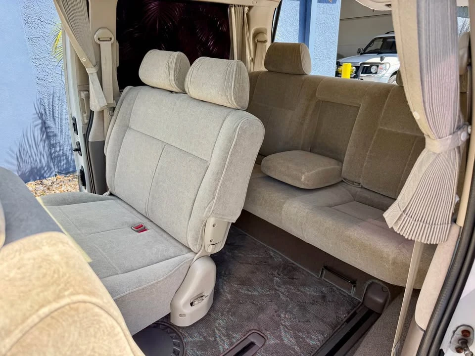 2000 Toyota Granvia 4th Gen - Image 15 of 19