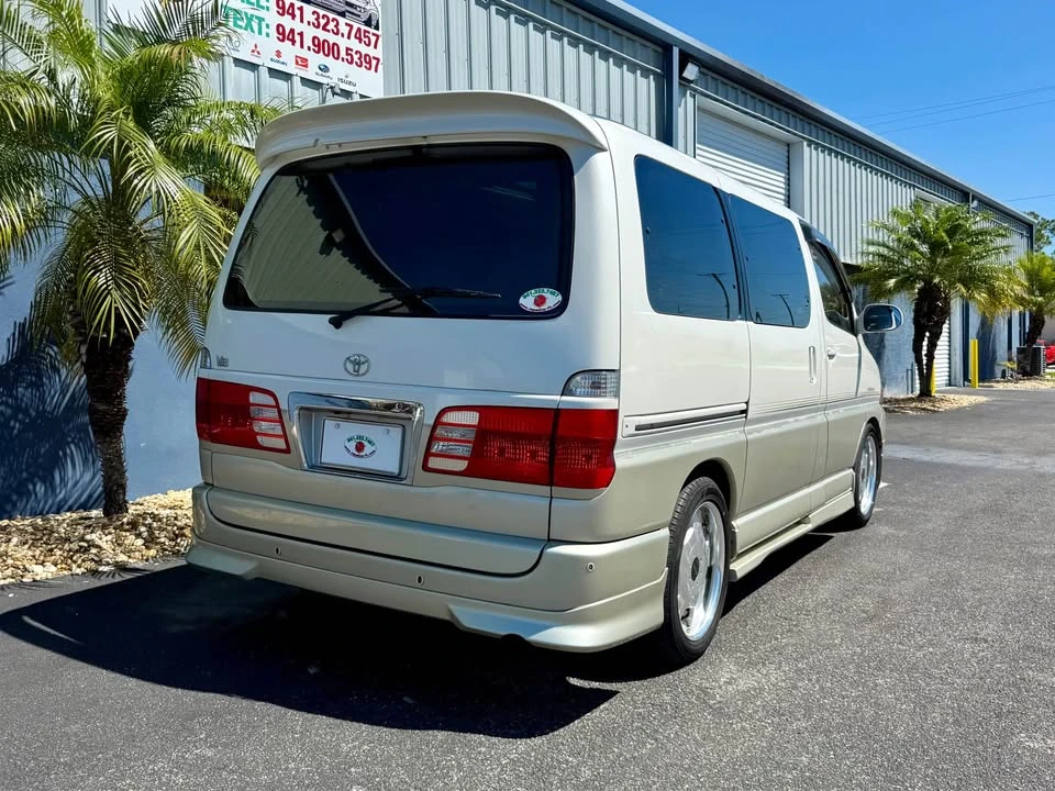 2000 Toyota Granvia 4th Gen - Image 6 of 19