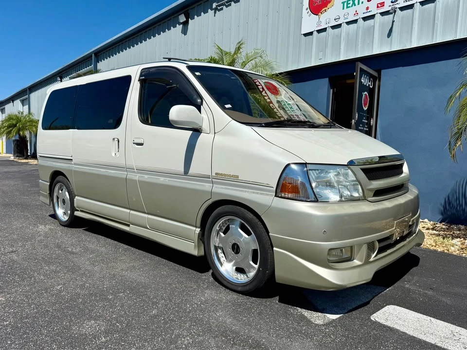 2000 Toyota Granvia 4th Gen - Image 9 of 19