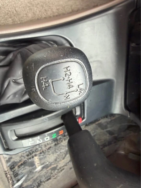 2000 Toyota Hilux 6th Gen - Image 13 of 14