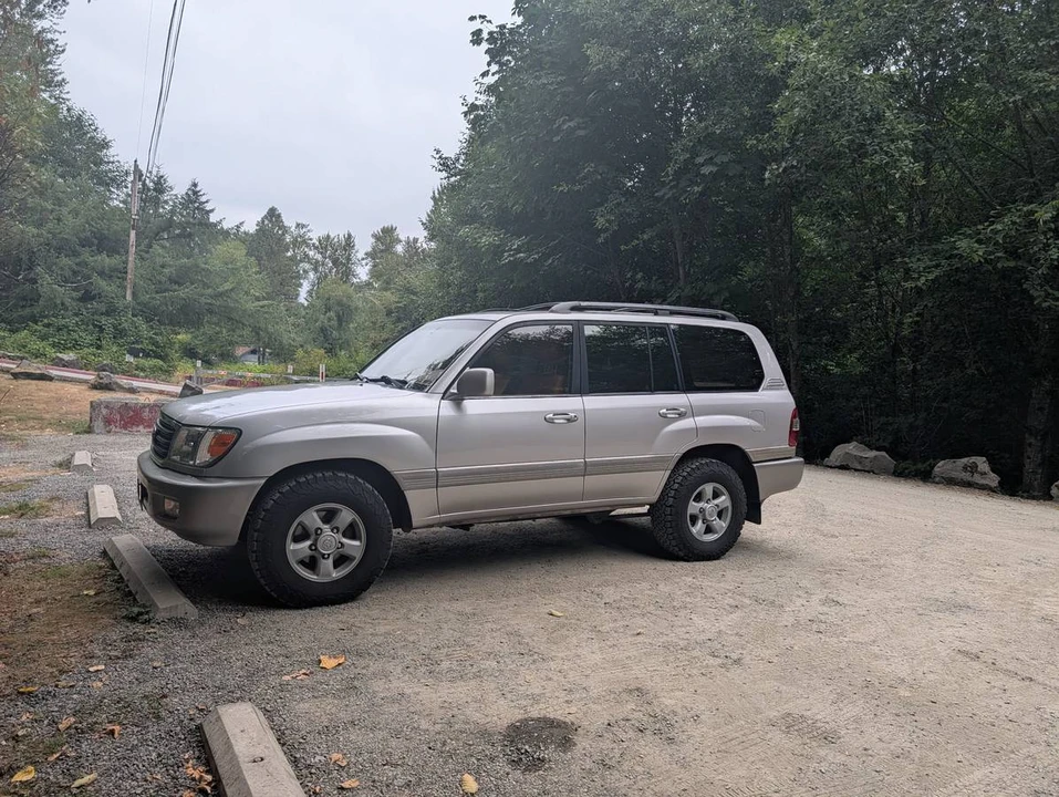 2000 Toyota J100 Land Cruiser - Image 3 of 10