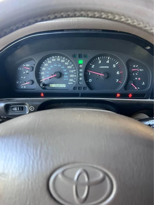 2000 Toyota J100 Land Cruiser - Image 4 of 7