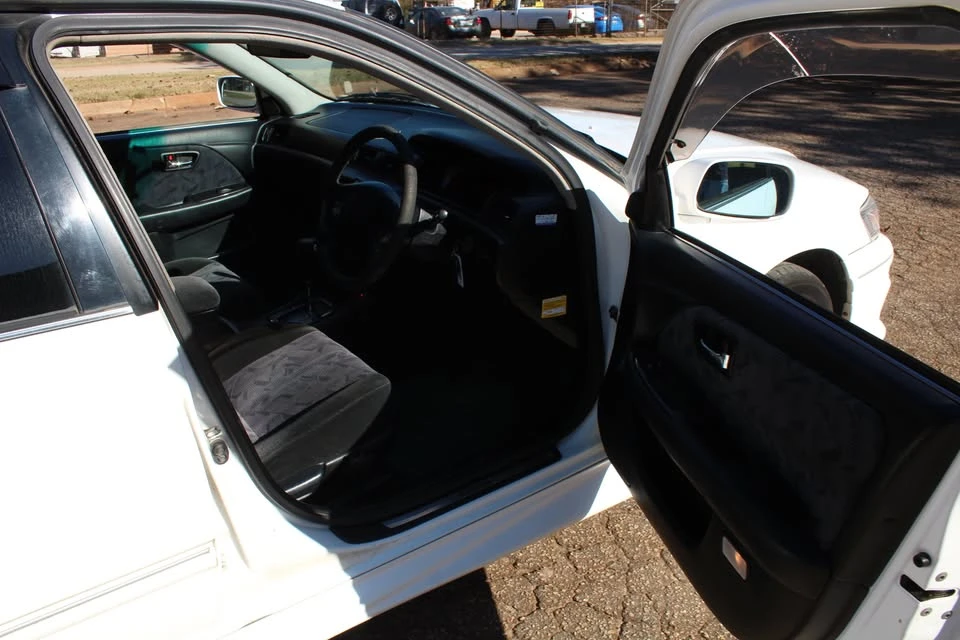 2000 Toyota Mark II 8th Gen - Image 11 of 20