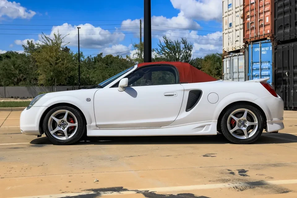 2000 Toyota MR2 Spyder/MR-S - Image 3 of 10