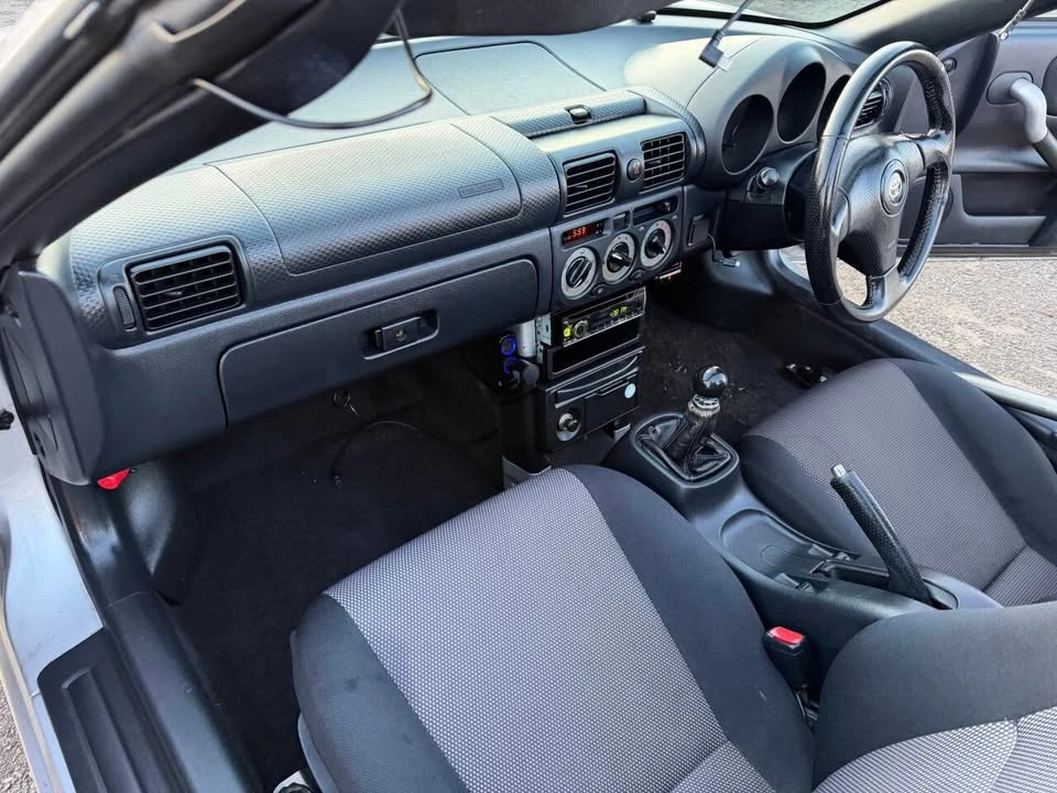 2000 Toyota MR2 Spyder/MR-S - Image 19 of 20
