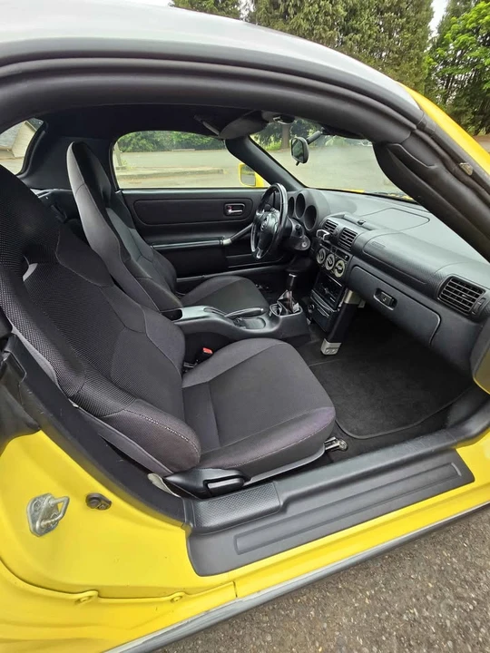 2000 Toyota MR2 Spyder/MR-S - Image 15 of 15