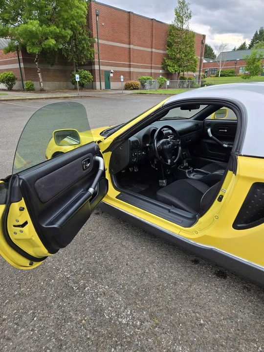 2000 Toyota MR2 Spyder/MR-S - Image 12 of 15