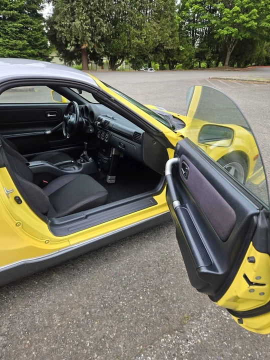 2000 Toyota MR2 Spyder/MR-S - Image 14 of 15