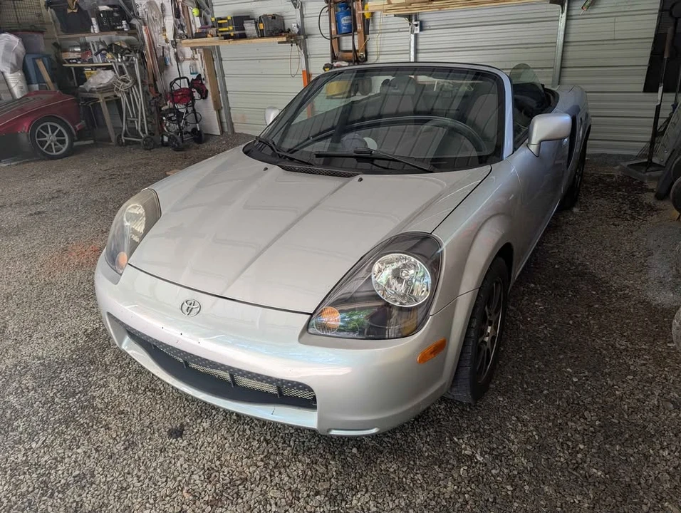 2000 Toyota MR2 Spyder/MR-S - Image 2 of 4