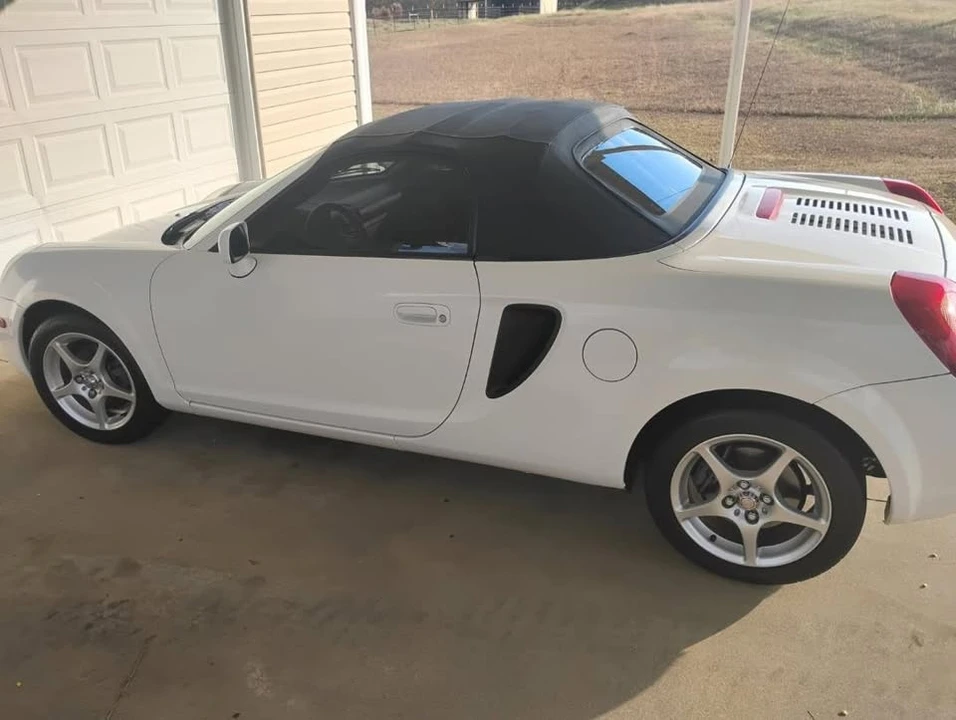 2000 Toyota MR2 Spyder/MR-S - Image 4 of 6