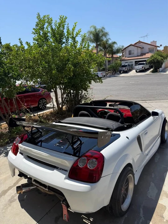 2000 Toyota MR2 Spyder/MR-S - Image 8 of 11