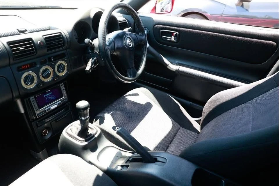 2000 Toyota MR2 Spyder/MR-S - Image 10 of 14