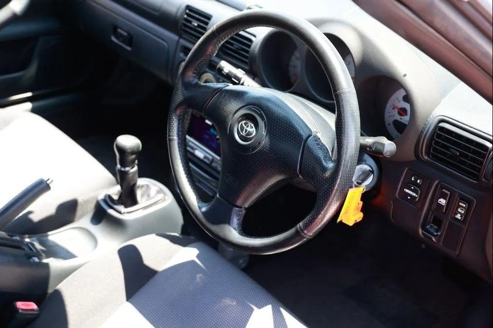 2000 Toyota MR2 Spyder/MR-S - Image 12 of 14