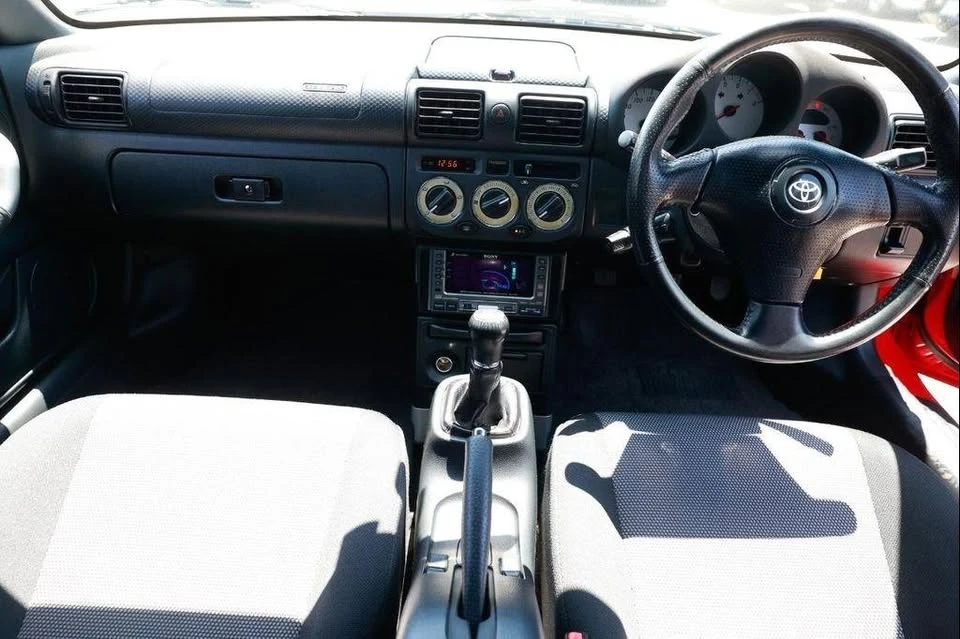 2000 Toyota MR2 Spyder/MR-S - Image 8 of 14