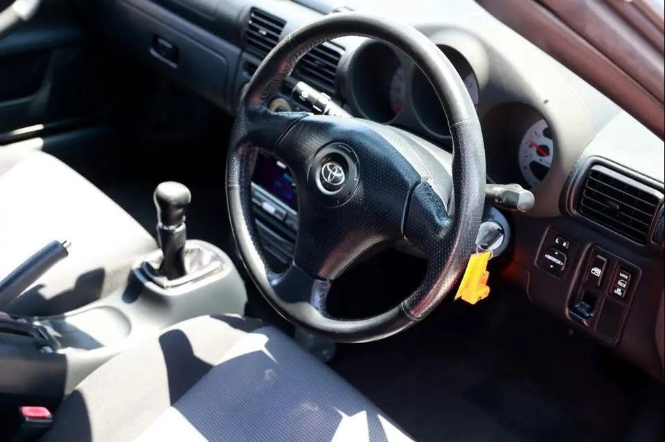 2000 Toyota MR2 Spyder/MR-S - Image 19 of 19