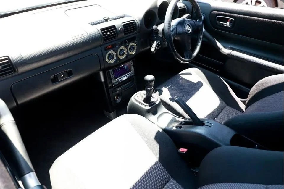 2000 Toyota MR2 Spyder/MR-S - Image 11 of 19