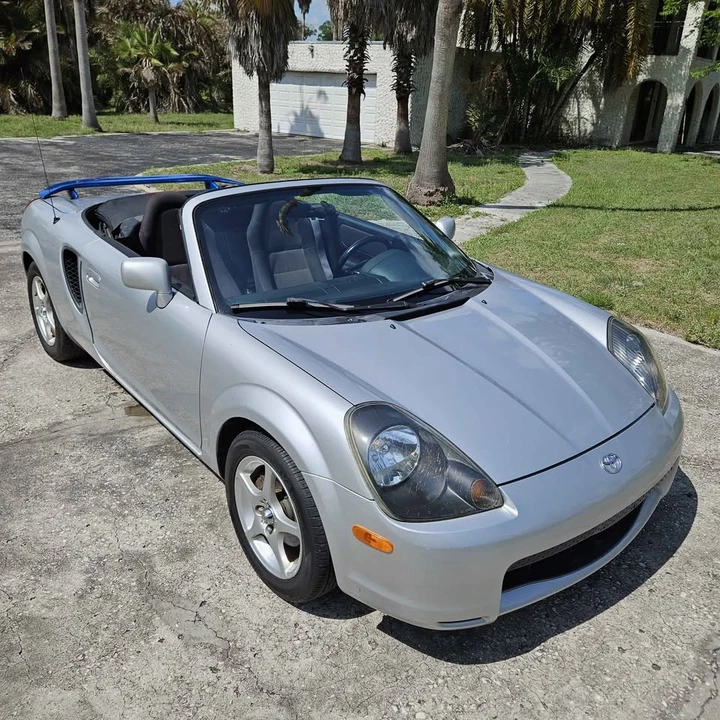 2000 Toyota MR2 Spyder/MR-S - Image 2 of 18